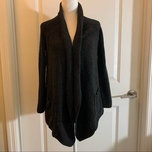 Matty M | medium | dark grey | long sleeves, collared cardigan